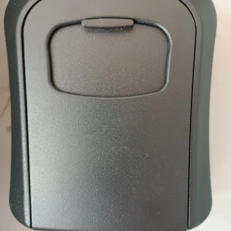 Tiana Апартаменты Нэводари